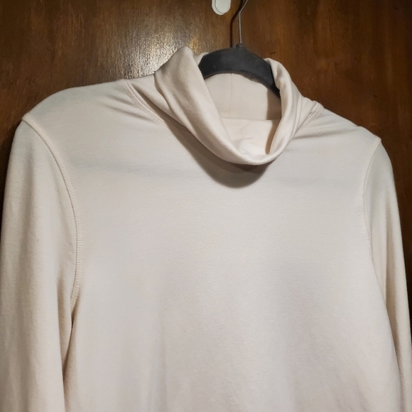 Athleta Cropped Funnel Neck Turtleneck Top in Nirvana SP-2019 - Picture 3 of 7